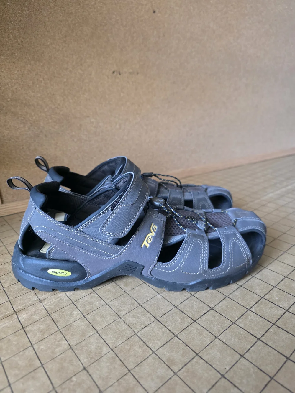 Teva Forebay Men's Closed Toe Water Hiking Sandals Gray Size 12 NEW Pristine